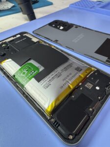 OPPO reno7a バッテリー膨張　分解